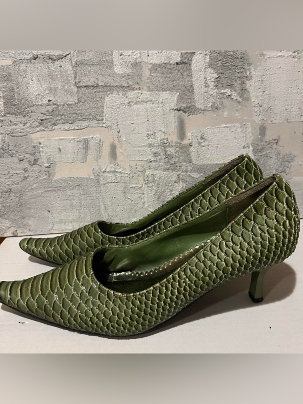 Vintage Verna Green Snakeskin Textured Pointed Kitten Heels